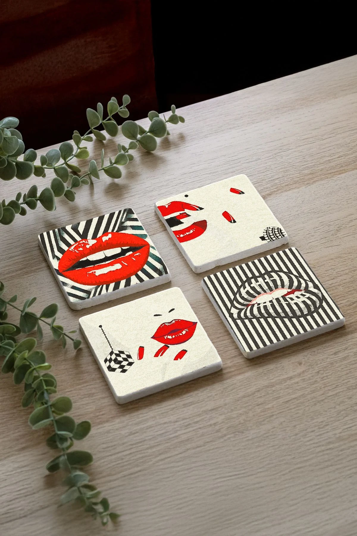 Doğal Taş Mermer Bardak Altlığı 4'Lü Set 10X10X1 Cm - Retro Kadın Dudak Figür